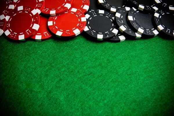 era77 mobile app displaying live casino tables and sportsbook markets